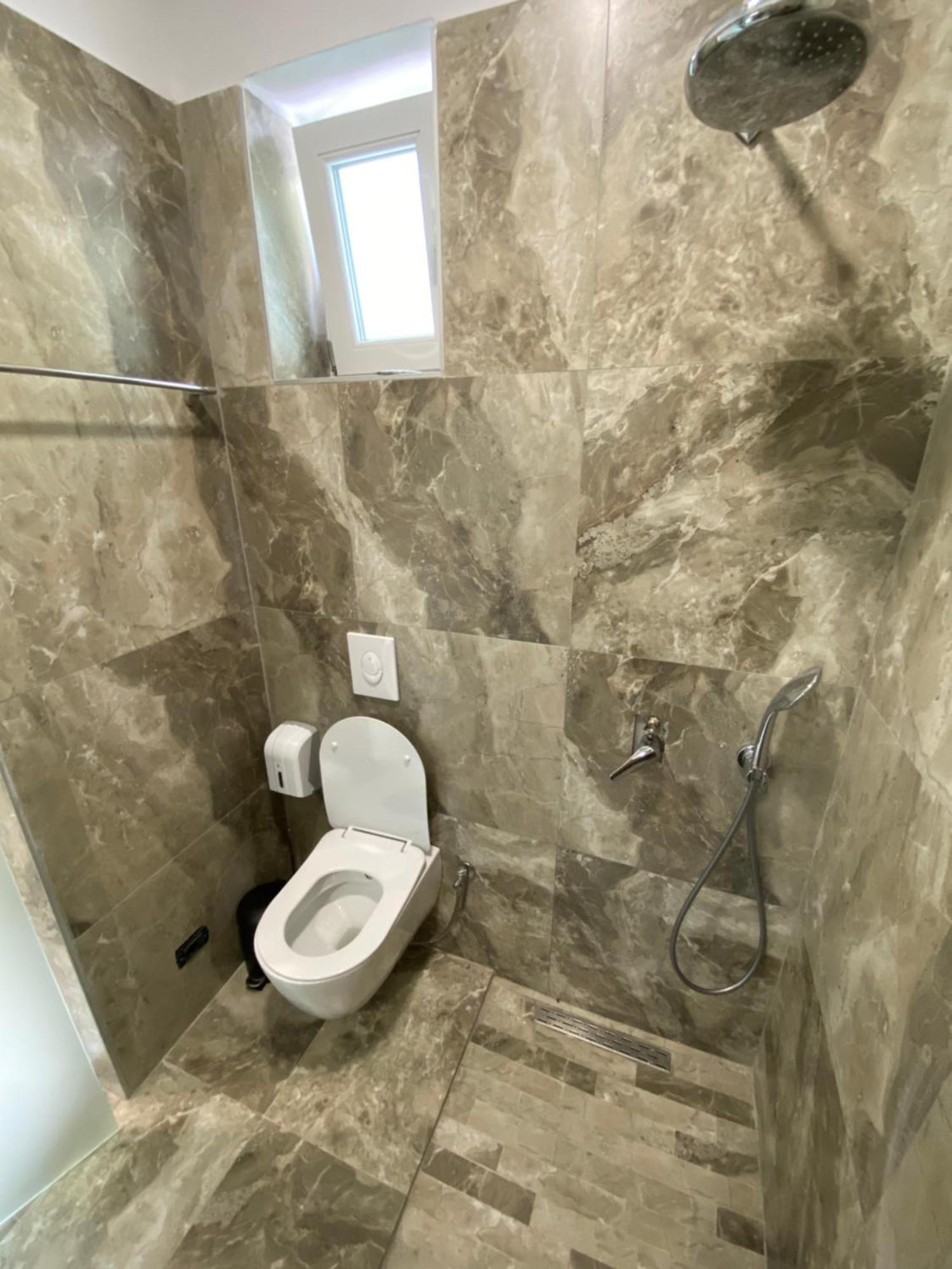Venis Hotel Tirana Værelse billede