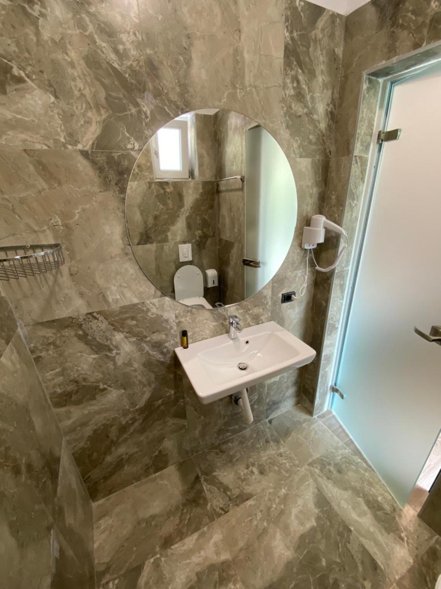 Venis Hotel Tirana Værelse billede