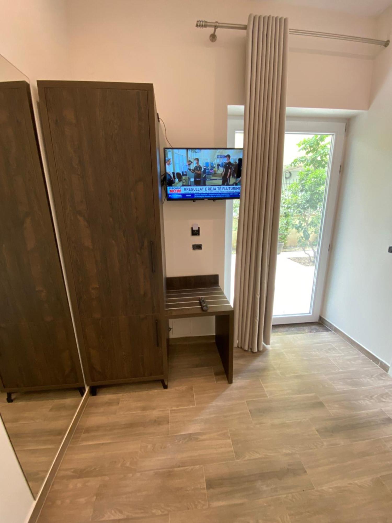 Venis Hotel Tirana Værelse billede